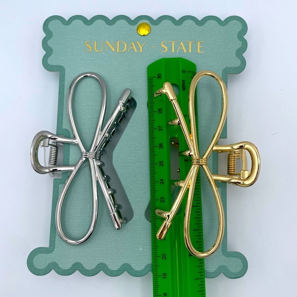 Pair of Hair Claws Gold Tone & Silver Tone NWT - Picture 3 of 3